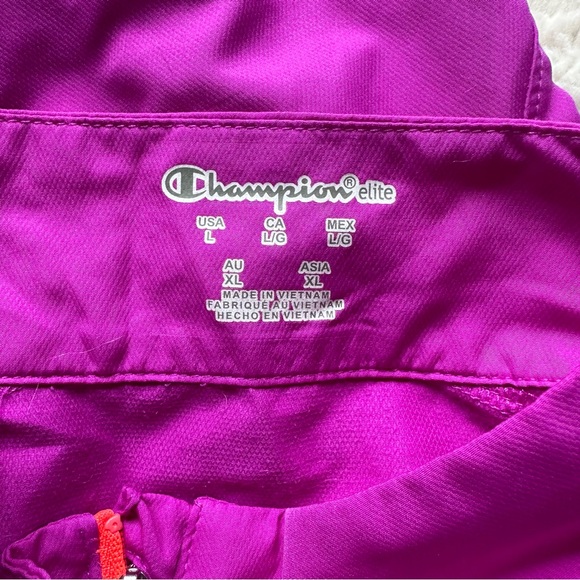 Champion | Lightweight Full Zip Windbreaker Jacket Raspberry | Size Large - Picture 9 of 11